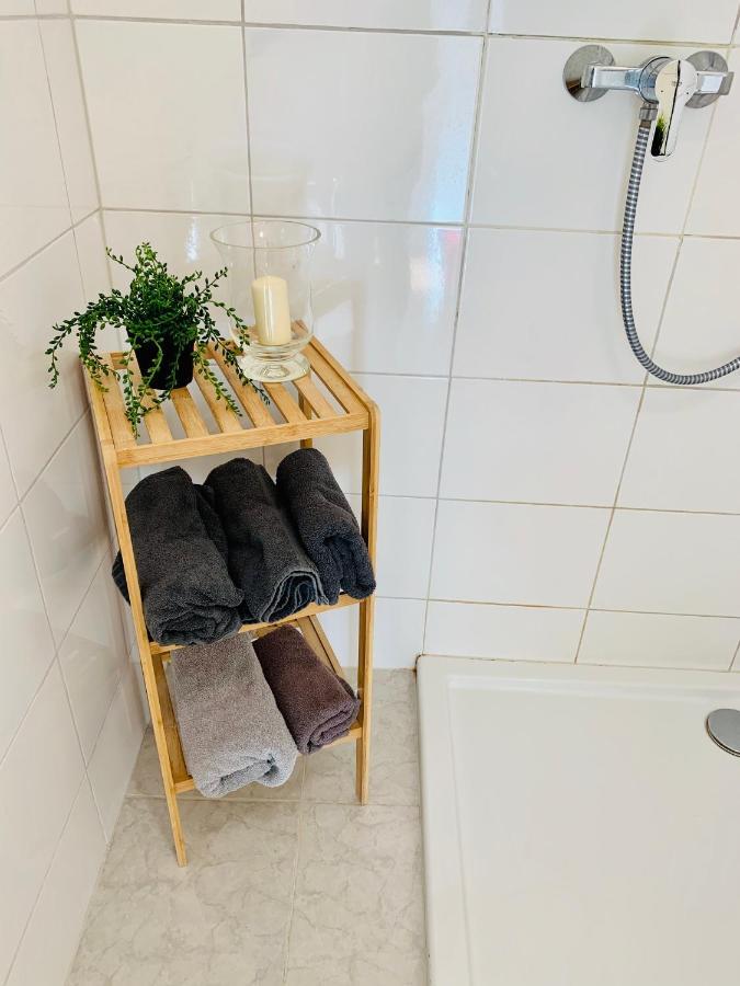An Der Uniklinik, Apartment Mit Eigener Kueche Und Renoviertem Badezimmer, Zentrale Lage Хомбург Экстерьер фото